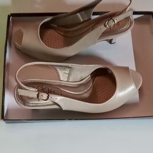 Life stride size 7.5 open toes heels